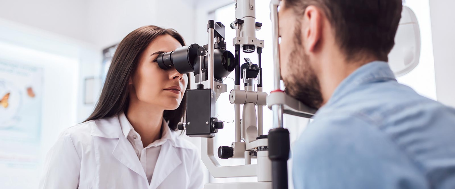 What is the Difference Between an Optometrist and an Optician?